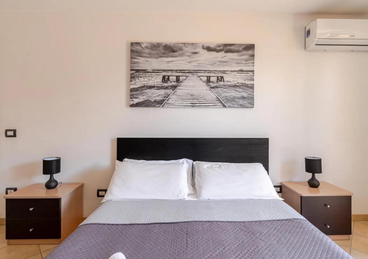 Garden Villa - Free Parking, Wi-Fi E Netflix フィウミチーノ エクステリア 写真